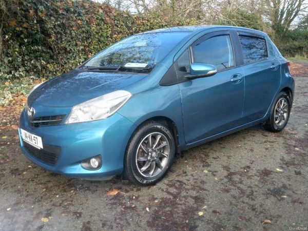 Toyota Yaris Hatchback, Petrol, 2014, Blue
