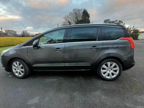 Peugeot 5008 MPV, Diesel, 2013, Grey