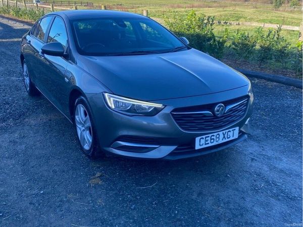 Vauxhall Insignia Hatchback, Diesel, 2018, Grey