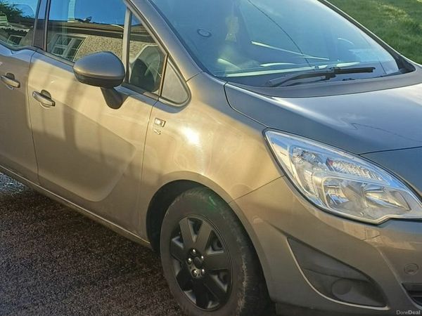 Vauxhall Meriva MPV, Petrol, 2011, Brown