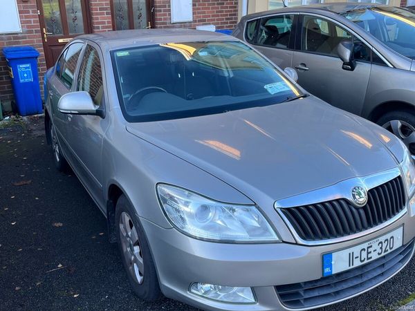 Skoda Octavia Hatchback, Diesel, 2011, Beige