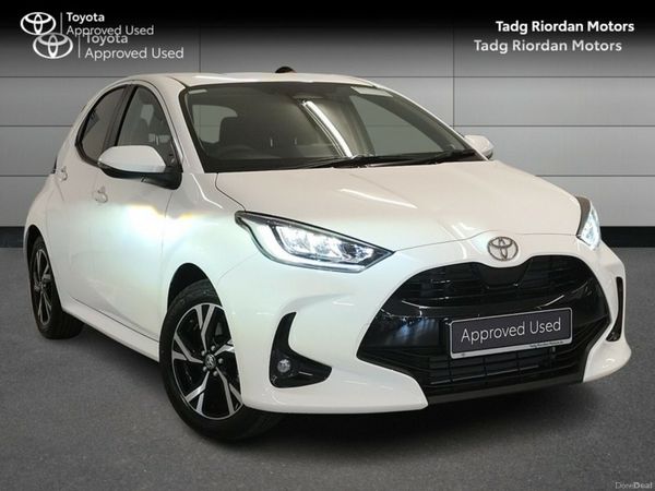 Toyota Yaris Hatchback, Petrol Hybrid, 2025, White