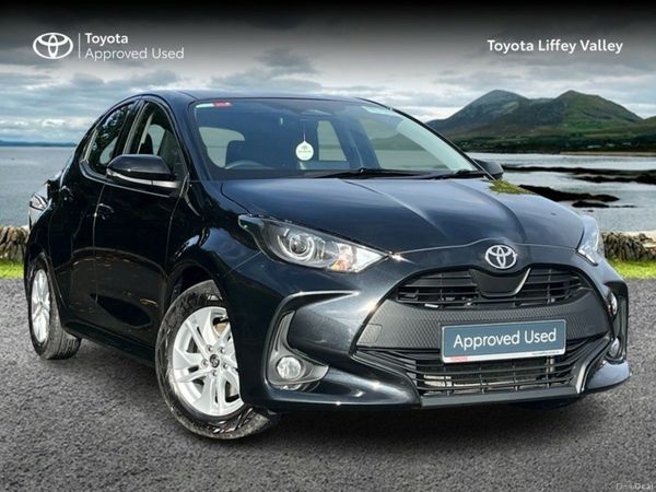 Toyota Yaris Hatchback, Petrol Hybrid, 2025, Black