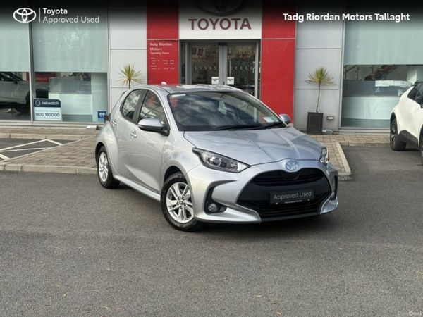 Toyota Yaris Hatchback, Petrol Hybrid, 2025, Silver