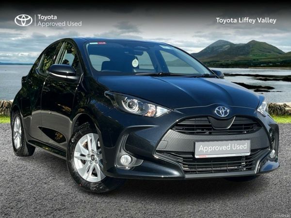 Toyota Yaris Hatchback, Petrol Hybrid, 2025, Black