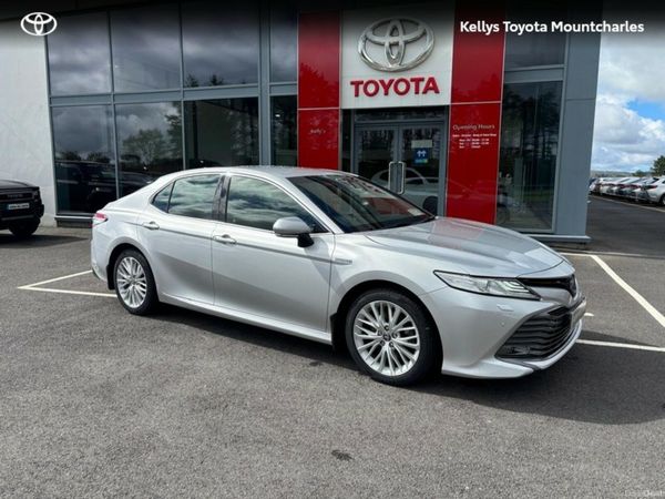 Toyota Camry Saloon, Petrol Hybrid, 2021, Silver