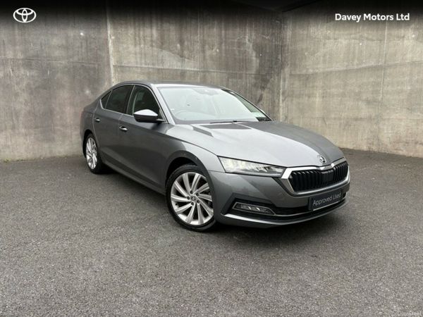 Skoda Octavia Hatchback, Diesel, 2023, Grey