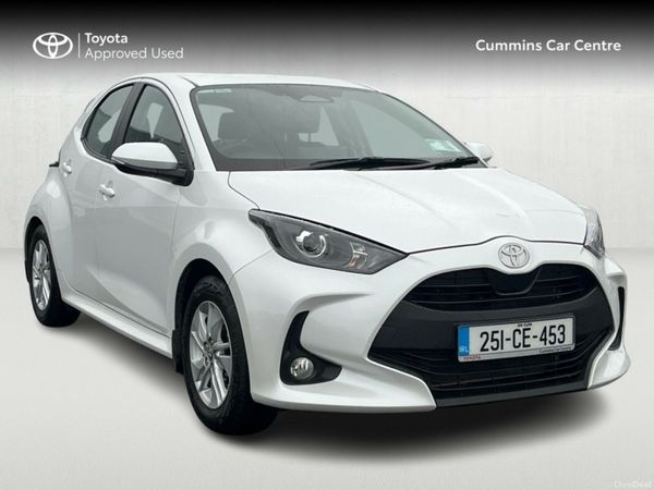 Toyota Yaris Hatchback, Petrol Hybrid, 2025, White