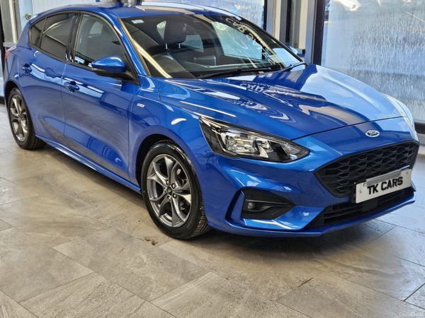 Ford Focus Hatchback, Diesel, 2021, Blue