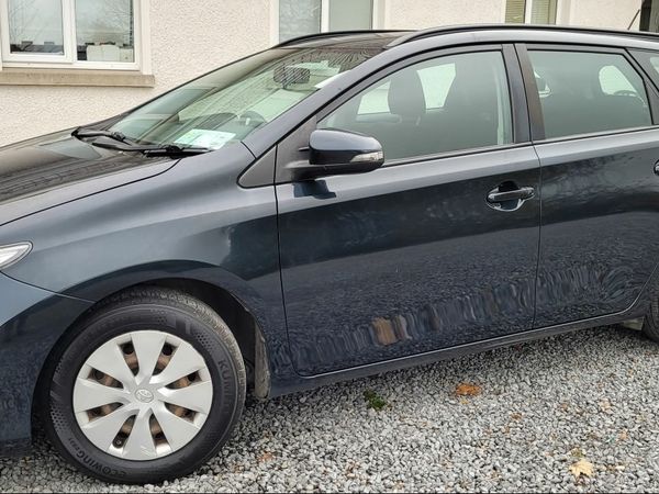 Toyota Auris Estate, Diesel, 2014, Grey