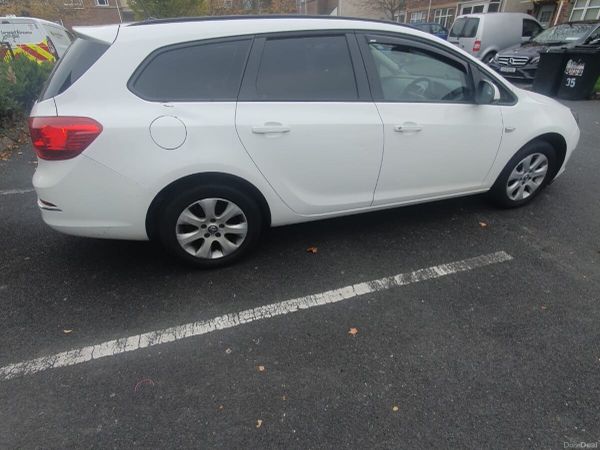 Opel Astra Estate, Diesel, 2016, White