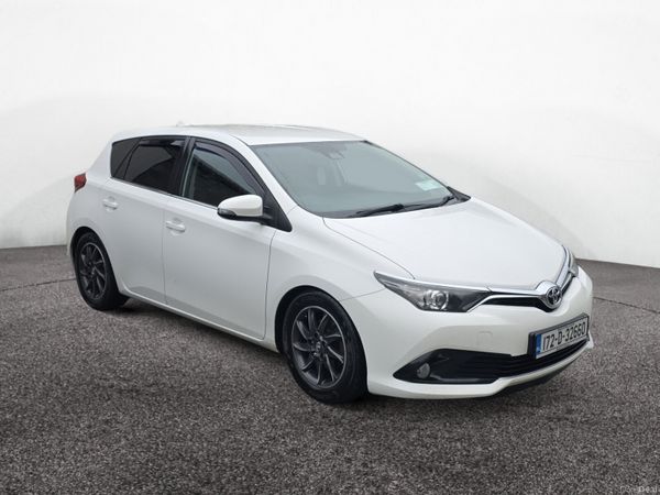 Toyota Auris Hatchback, Diesel, 2017, White