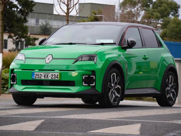 Renault 5 Hatchback, Electric, 2025, Green