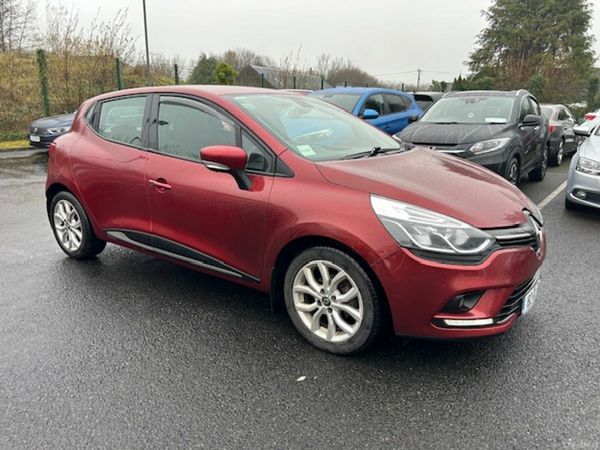Renault Clio Hatchback, Petrol, 2018, Red