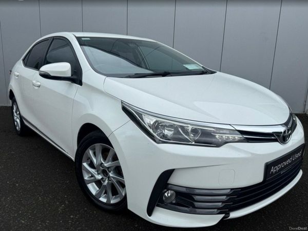 Toyota Corolla Saloon, Diesel, 2017, White