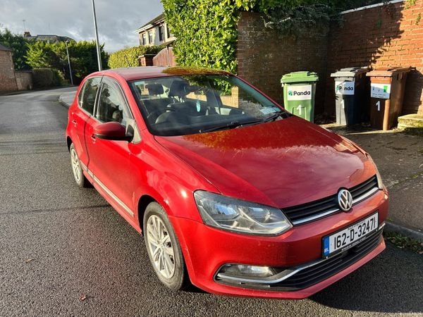 Volkswagen Polo Hatchback, Petrol, 2016, Red