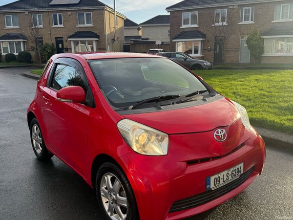 Toyota iQ Hatchback, Petrol, 2009, Red