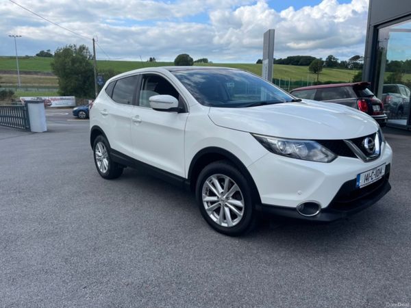 Nissan Qashqai Hatchback, Petrol, 2014, White