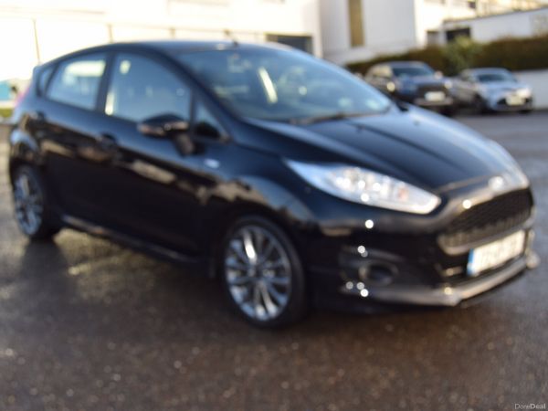 Ford Fiesta Hatchback, Petrol, 2017, Black