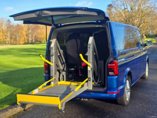 Volkswagen Transporter Minibus, Diesel, 2022, Blue