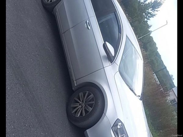 Volkswagen Passat Saloon, Diesel, 2012, Silver