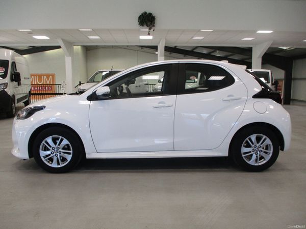 Toyota Yaris Hatchback, Petrol, 2023, White