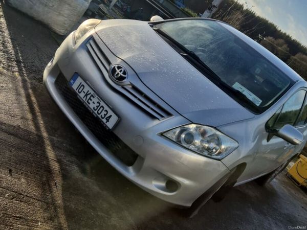 Toyota Auris Hatchback, Diesel, 2010, Silver