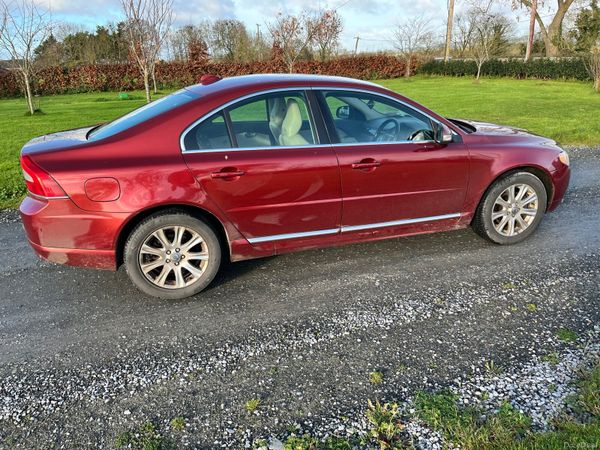 Volvo S80 Saloon, Diesel, 2011, Red