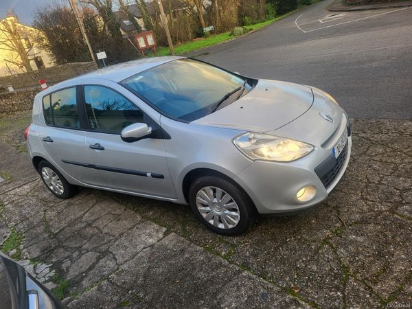 Renault Clio Hatchback, Ethanol Petrol, 2010, Silver
