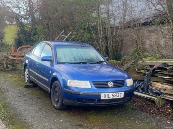 Volkswagen Passat Saloon, Diesel, 2000, Blue