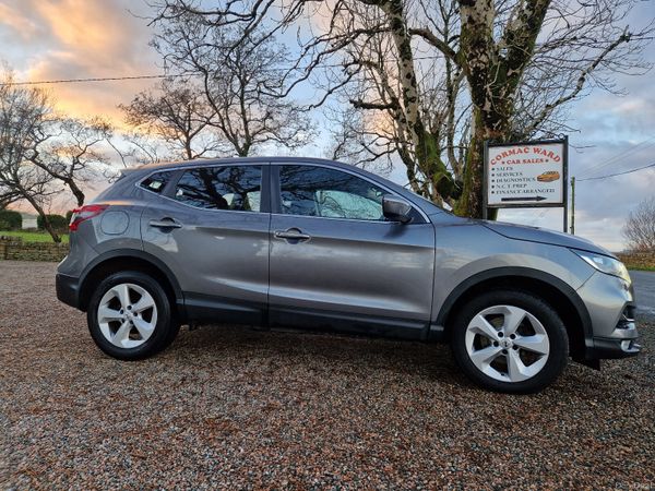 Nissan Qashqai Hatchback, Diesel, 2019, Grey