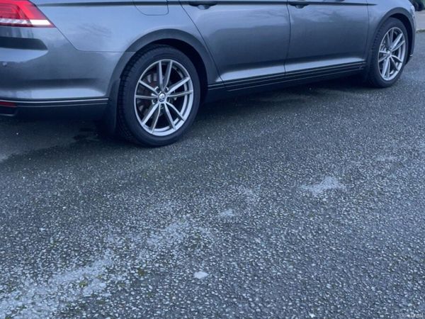 Volkswagen Passat Saloon, Diesel, 2015, Grey