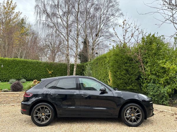 Porsche Macan SUV, Diesel, 2017, Black