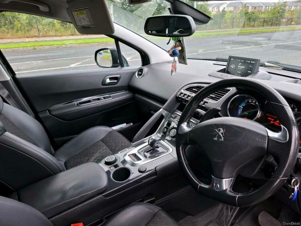 Peugeot 3008 SUV, Diesel Hybrid, 2015, Black