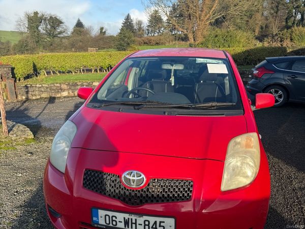 Toyota Yaris Hatchback, Petrol, 2006, Red