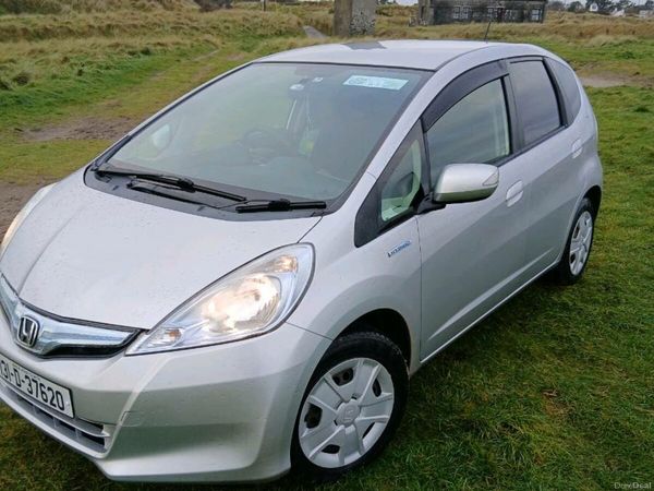 Honda Fit Hatchback, Petrol Hybrid, 2013, Silver