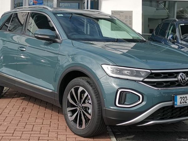 Volkswagen T-Roc SUV, Diesel, 2023, Blue