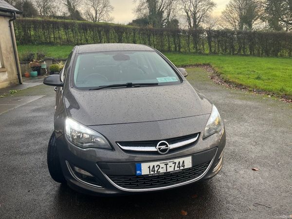 Opel Astra Hatchback, Diesel, 2014, Grey