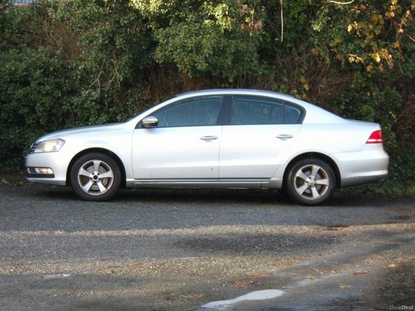 Volkswagen Passat Saloon, Diesel, 2013, Silver