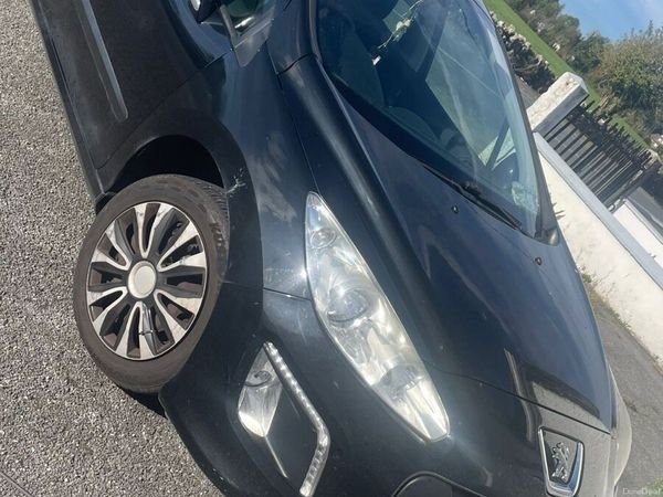 Peugeot 308 Hatchback, Diesel, 2013, Black