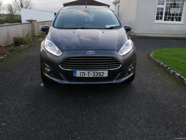Ford Fiesta Hatchback, Petrol, 2017, Grey