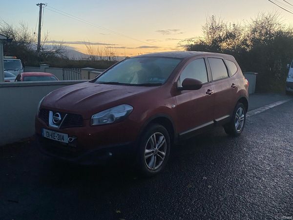 Nissan Qashqai+2 MPV, Diesel, 2013, Red