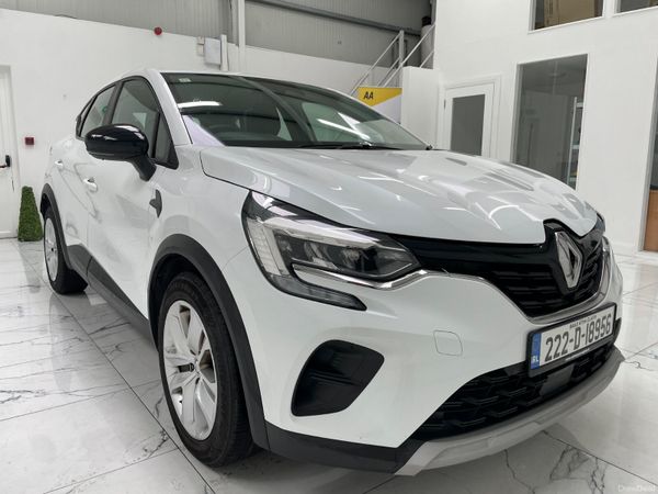 Renault Captur Hatchback, Petrol, 2022, White