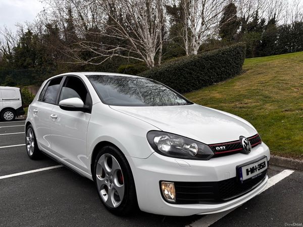 Volkswagen Golf Hatchback, Petrol, 2011, White