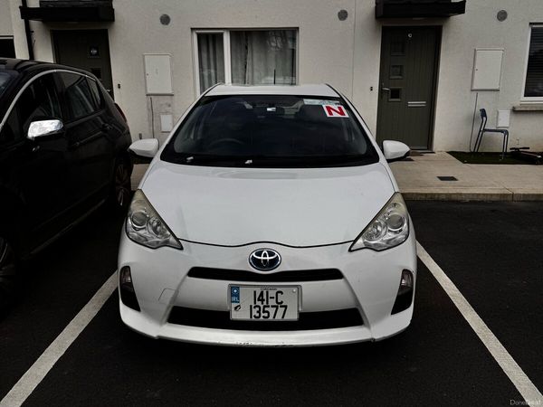 Toyota Aqua Hatchback, Petrol Hybrid, 2014, White