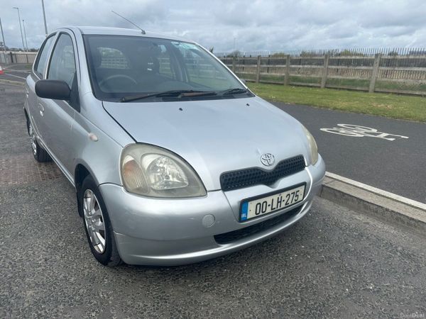 Toyota Yaris Hatchback, Petrol, 2000, Silver