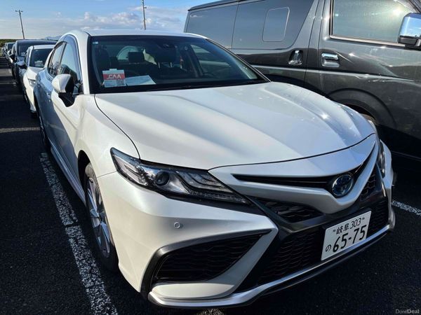 Toyota Camry Hatchback, Petrol Hybrid, 2023, White