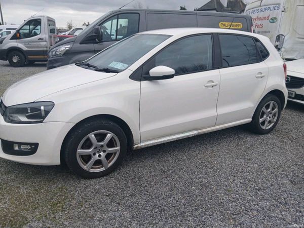 Volkswagen Polo Hatchback, Petrol, 2011, White