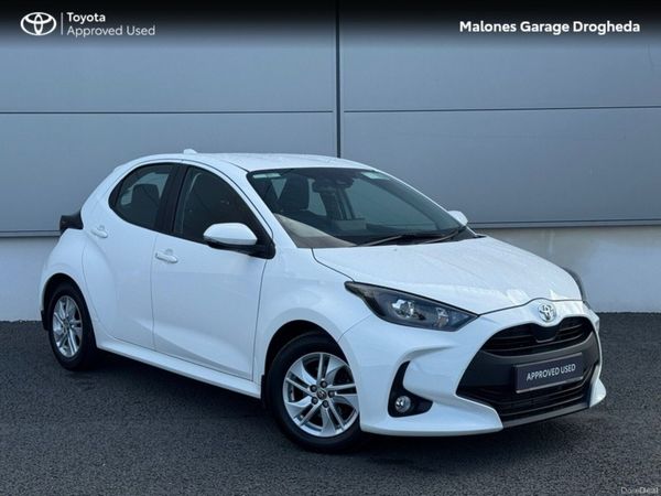 Toyota Yaris Hatchback, Petrol Hybrid, 2024, White