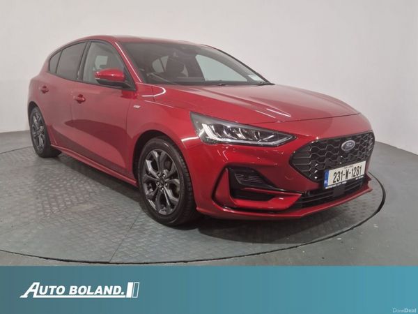 Ford Focus Hatchback, Petrol, 2023, Red